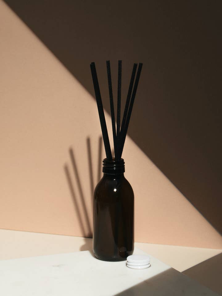 White Label 150ml Amber Glass Reed Diffuser for wholesale by Own