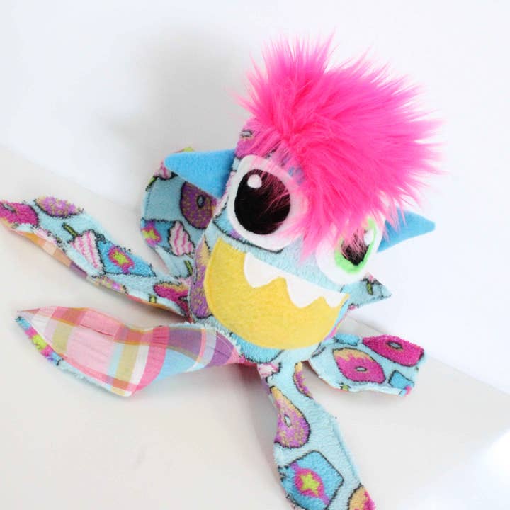 Lot de monstres en peluche Tentacutie pour la vente par Lu & Ed