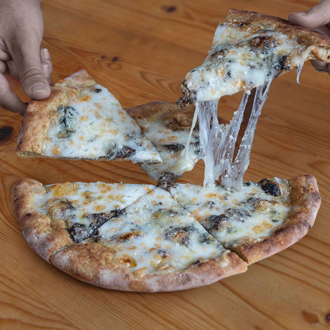 LOOPINI – Großhandel Haltbares Fertiggericht – Bianca Tartufo Pizza - Eiweißreich, Kohlenhydratarm, Hergestellt in Italien2