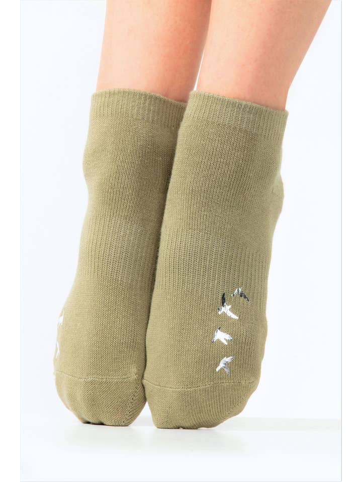 Arebesk - Wholesale Socks - Women's - Birdie Grip Sock3