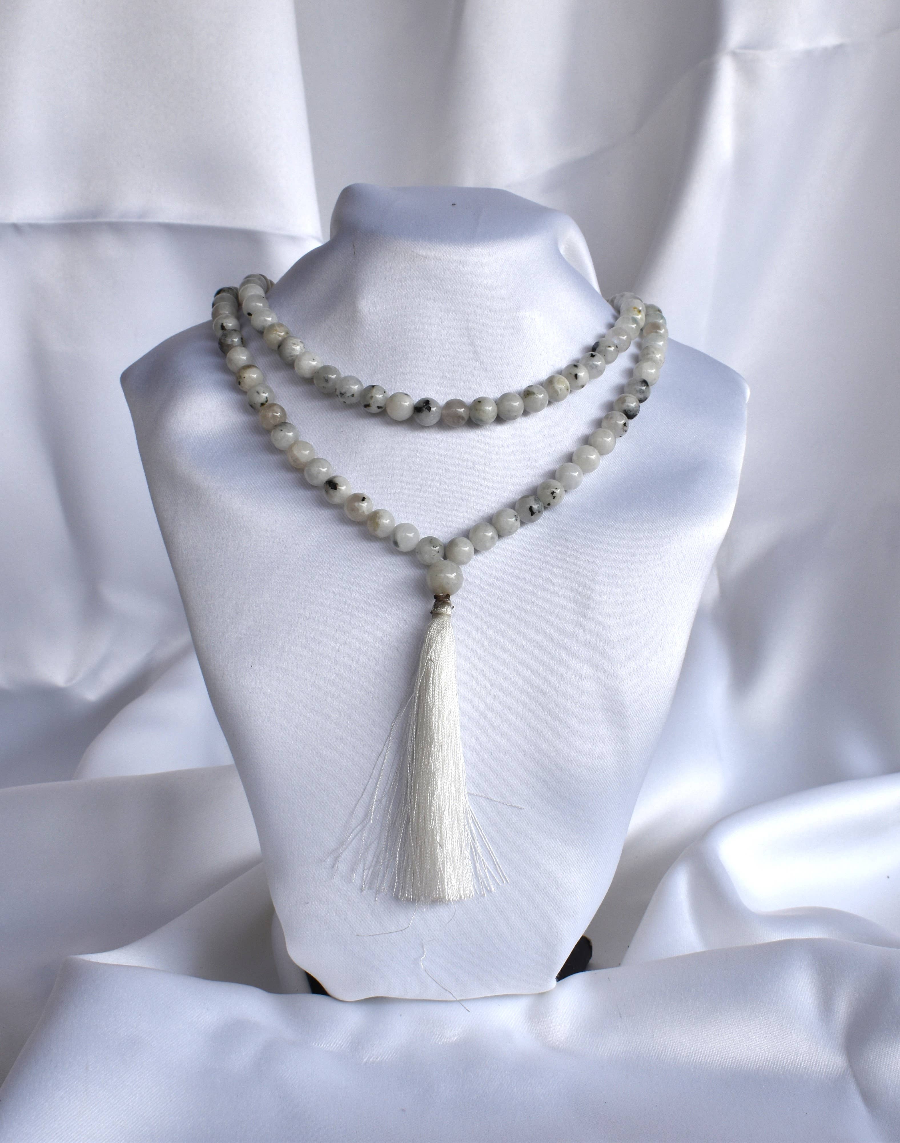 Soothing Crystals - Wholesale Ketting met gebedskralen - Gemstone mala | witte rainbow maansteen 108 gebedskralen mala1