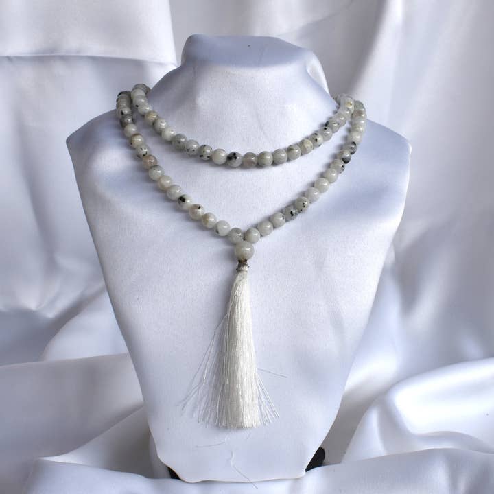 Soothing Crystals – Colar de contas de oração por atacado – Mala de Pedras Preciosas | Mala de 108 Contas de Oração de Pedra da Lua Arco-Íris Branca1