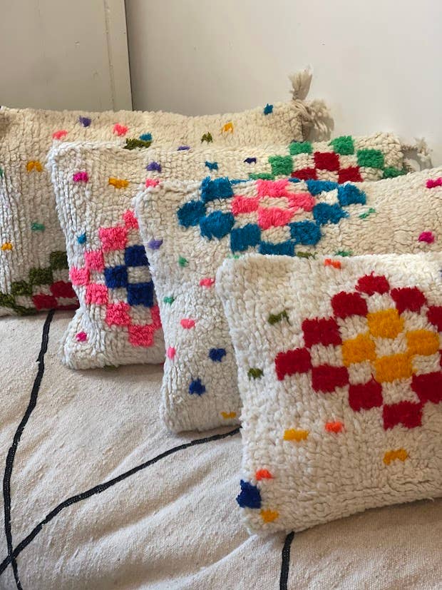 NOMAD BY LIV – wholesale Prydnadskuddfodral – Handgjord Färgglad Azilal Kuddfodral, Färgglad ull1