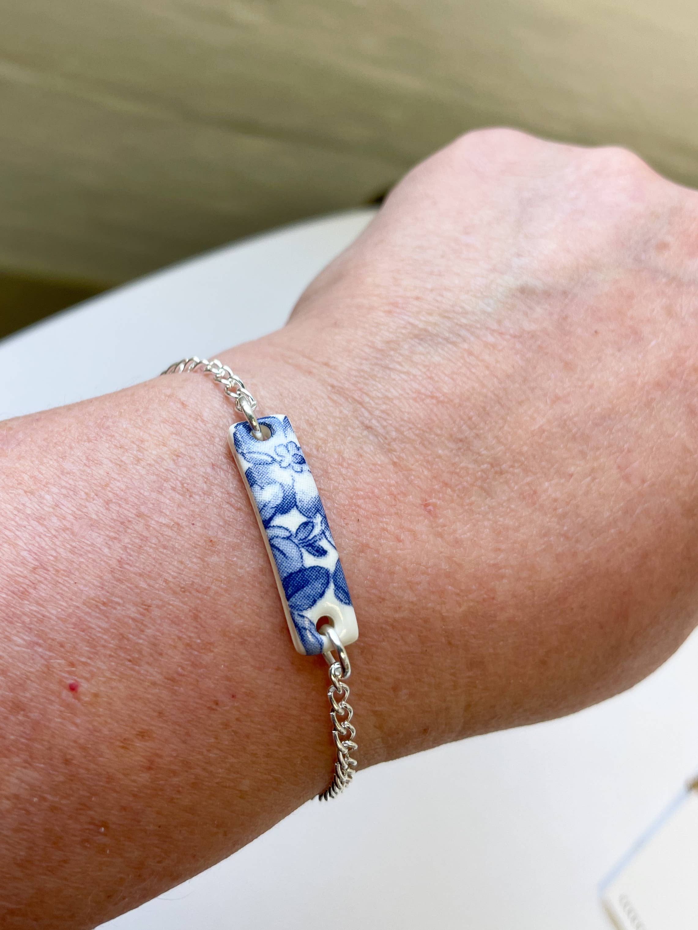 Clay Blanca – Großhandel Armband mit Charms/Anhängern – Blaue China Rechteck-Armbänder (Optionen)7