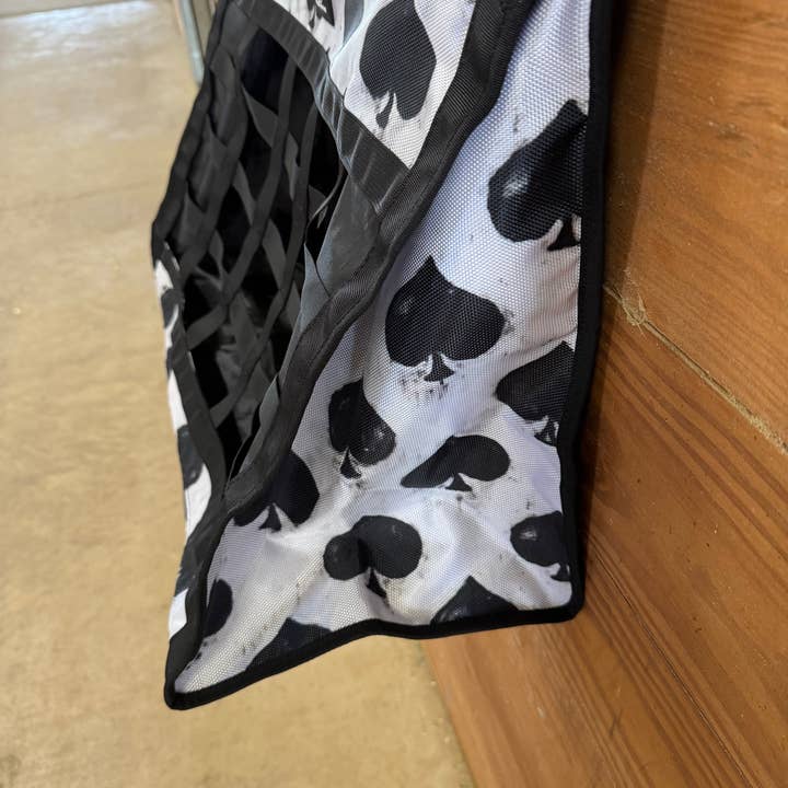 Neon Spur LLC - Wholesale Horseback Riding Gear - Smokin Spades Premium Slow Feed Trailer Hay Bag1