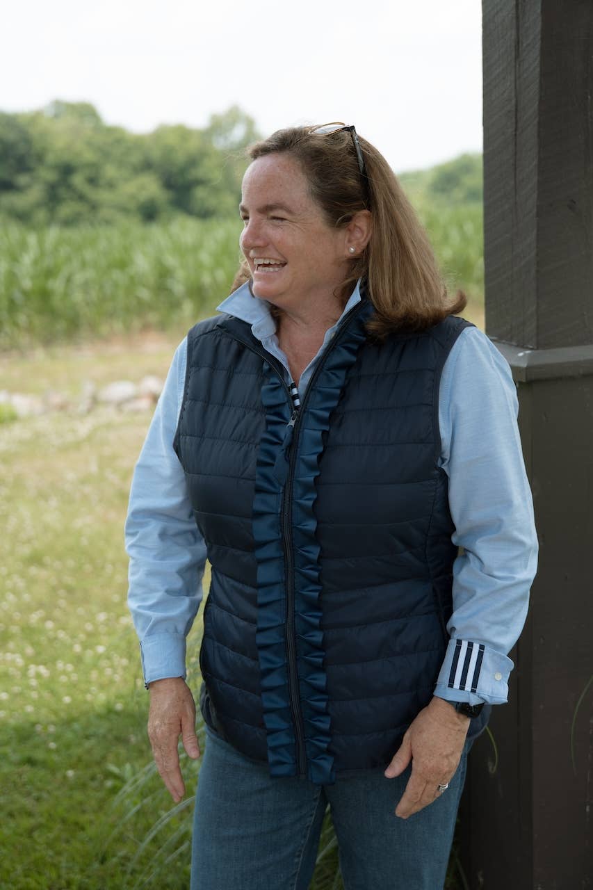 Bleu marine avec ruban à volants bleu marine Doudoune à volants Maggie May - Bleu marine avec ruban à volants bleu marine en vente sur Faire4