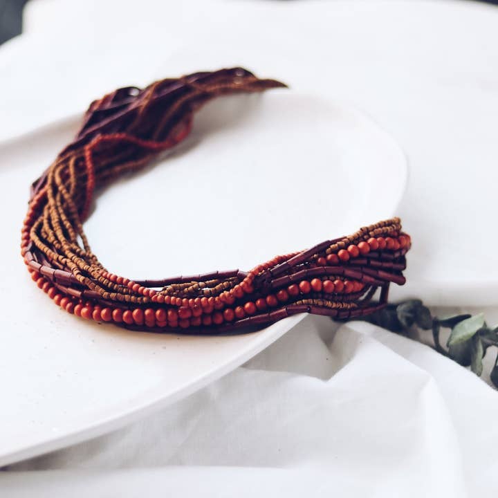 Træ- og knogle perle halskæde for engroshandel hos Finders and Makers