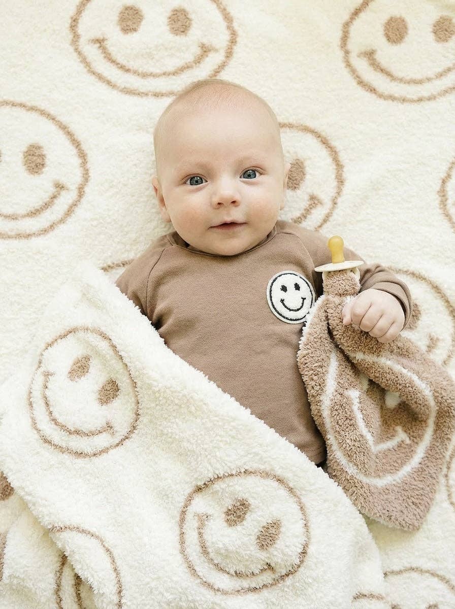 Lucky Panda Kids - Wholesale Bedding Blanket - Kids & Baby - Smiley Fuzzy Blanket | Latte1