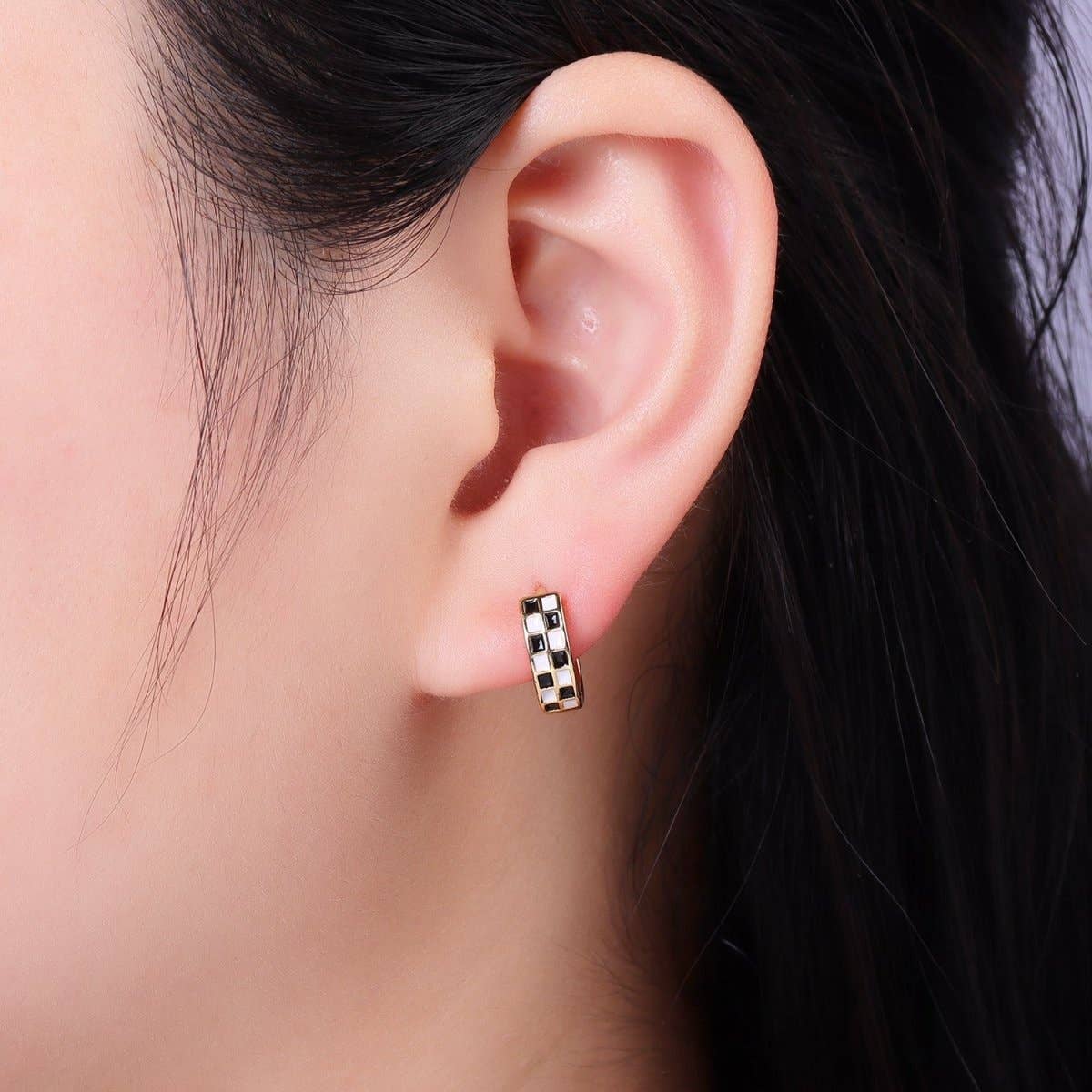Aim Eternal - Wholesale Huggie Earrings - 24K Gold Filled 13mm Checkered Enamel Huggie Cartilage Earrings | AD5891