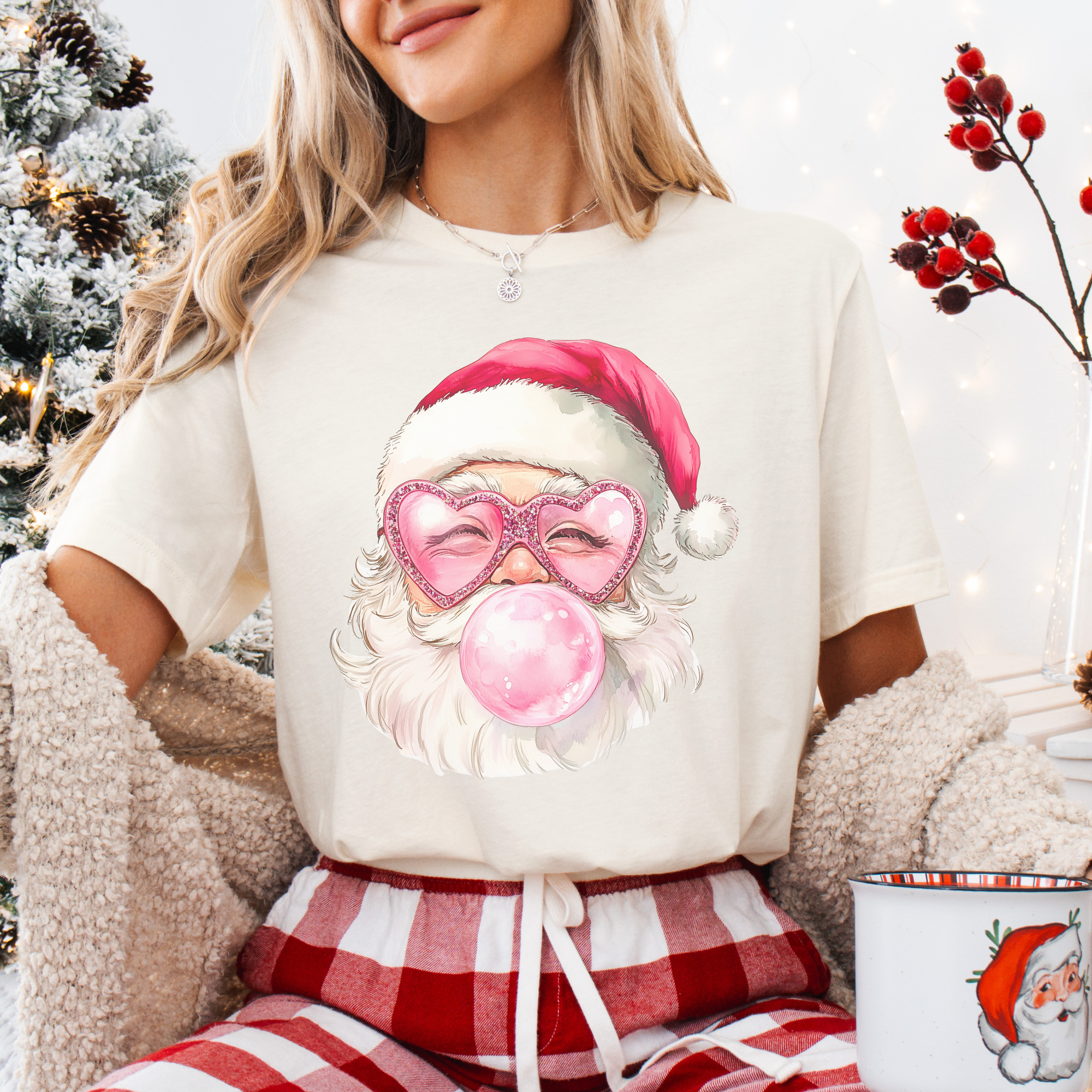 Trendznmore - Modern Graphic Apparel – Engroshandel Grafisk t-shirt - Dame – Vintage Pink Bubble Gum Julemand Jul T-shirt1