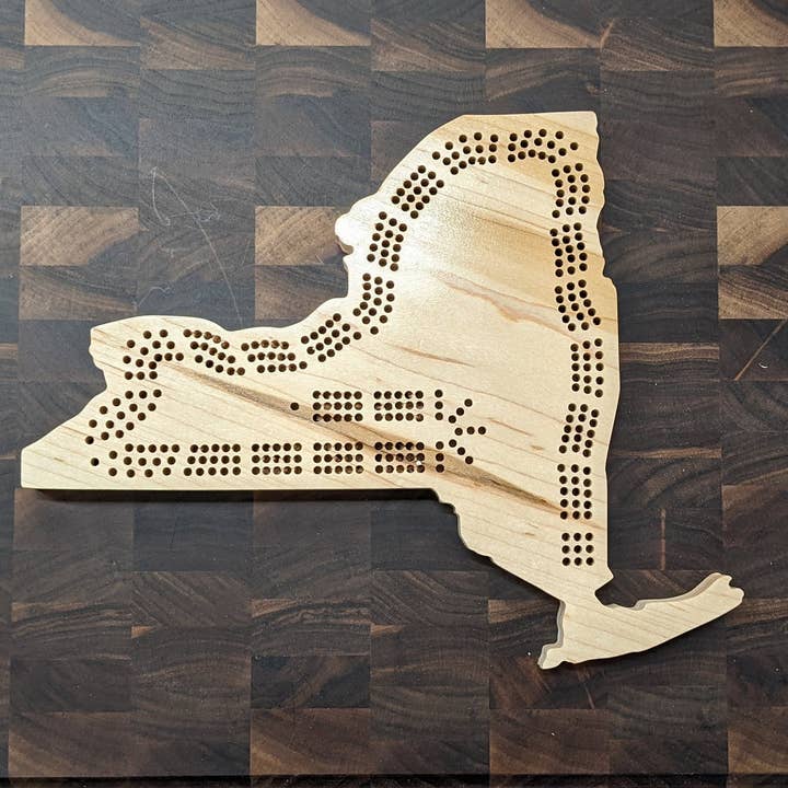 Planche de cribbage de l'État de New York, comprend des piquets ! pour la vente par Arts and Craftsmanship