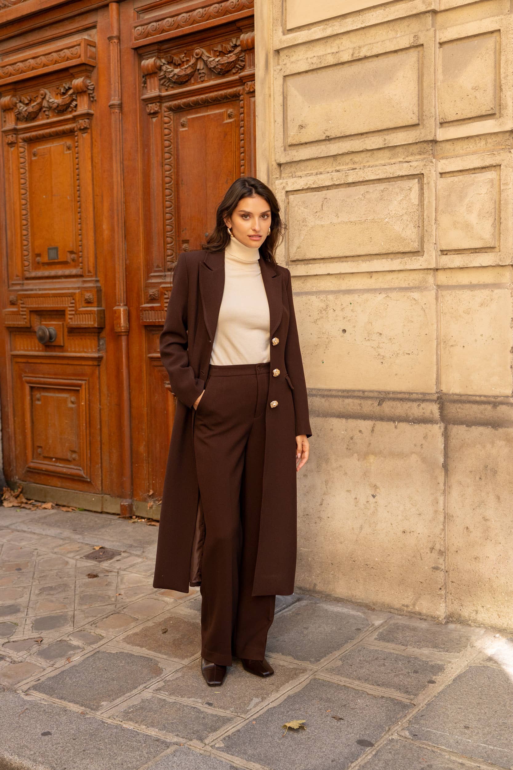 Attentif Paris - Vente Manteau – femme - [Thick] Manteau long à coupe ajustée orné de boutons dorés4
