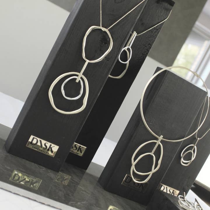 Dansk Copenhagen – wholesale Pendant/charm necklace – Elysian IN:STORE 2-Tone adjustable Mega Statement Necklace Silver Plating9