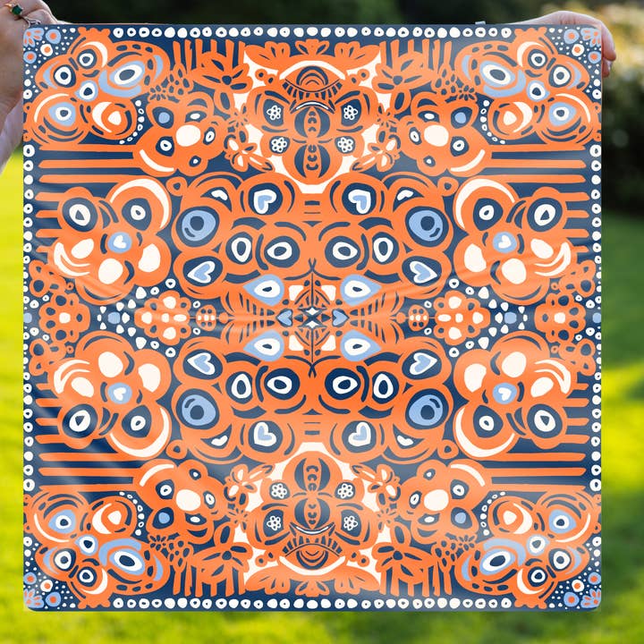 Orange et Navy Football Floral Chandana pour la vente par chanartchanart
