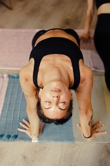 MAHOLA YOGA – wholesale Yogamatta – Karma 3 yogamatta i ekologisk bomull, 3 mm, handvävd från södra Indien2