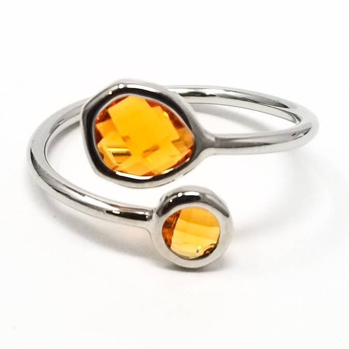 #RFT29- Justerbar ring i inramat glas- Karneol Silver för wholesale av The Beaded Wire Designs