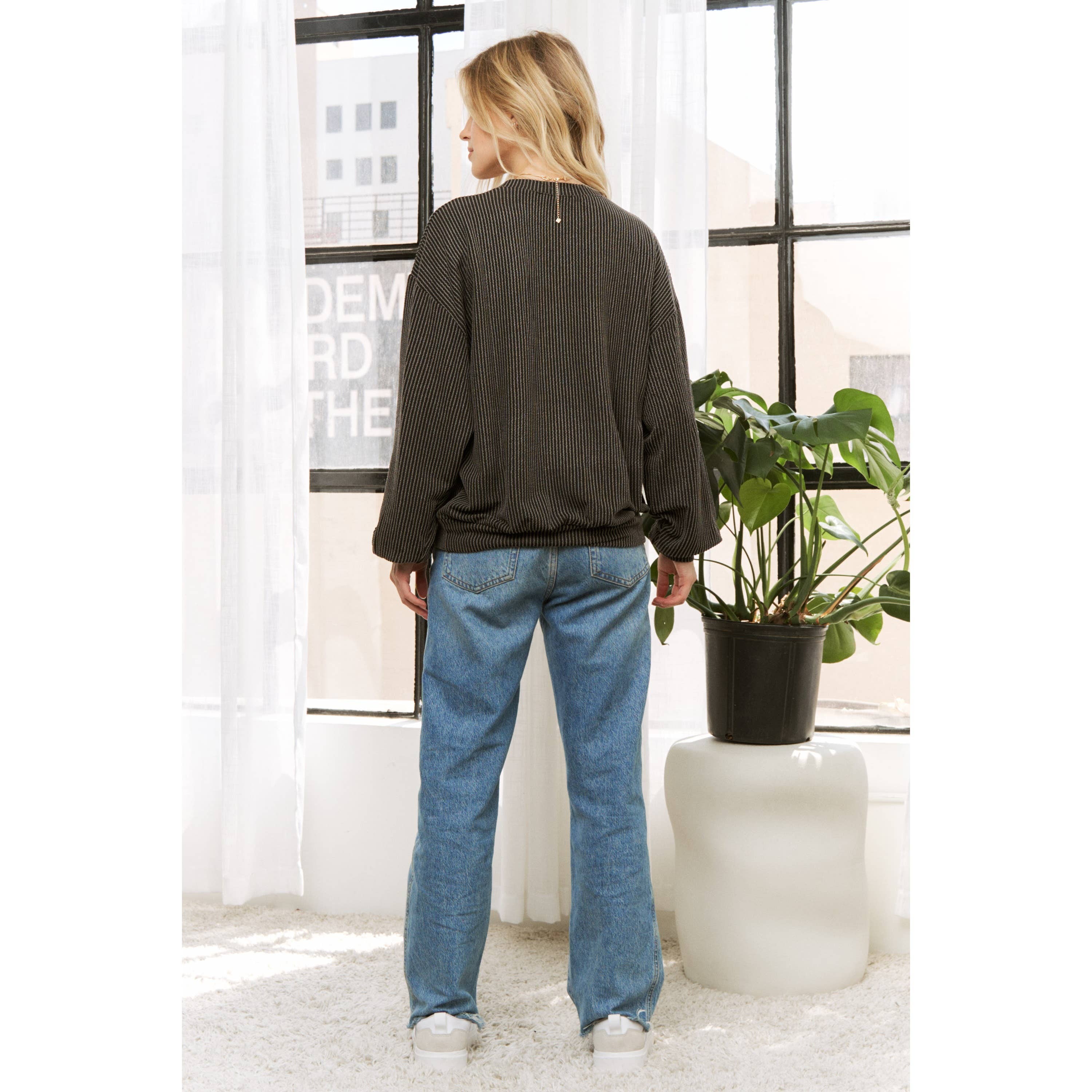 Sweet Generis - Vendita all'ingrosso Top in maglia - Donna - FELPA CON CORDONCINO A COSTINE CON STAMPA TEXANA7