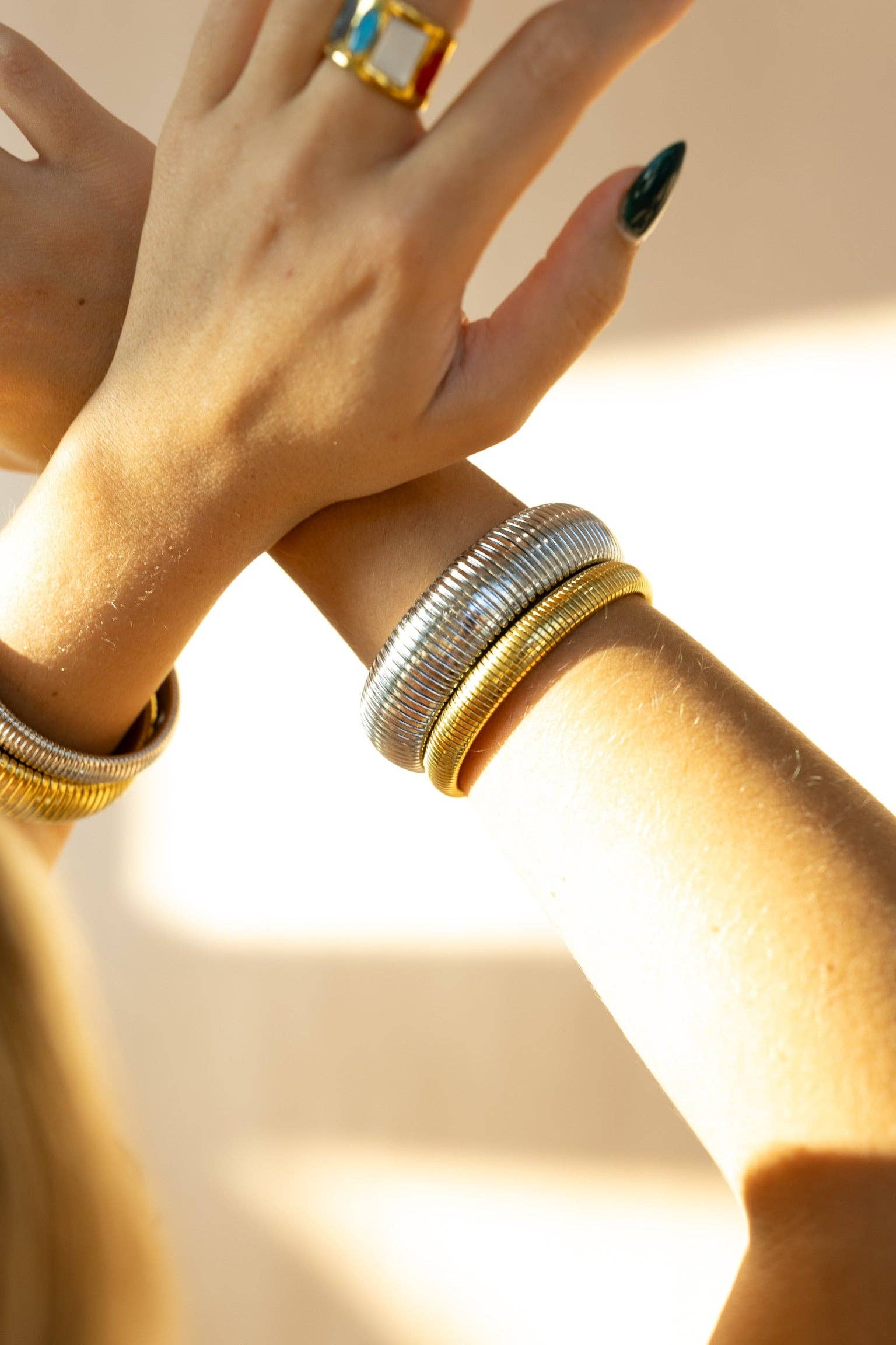 BELJOY - Wholesale Armband - Baia Thin Coil Bangle Bangle Bracelet || Kies een kleur4