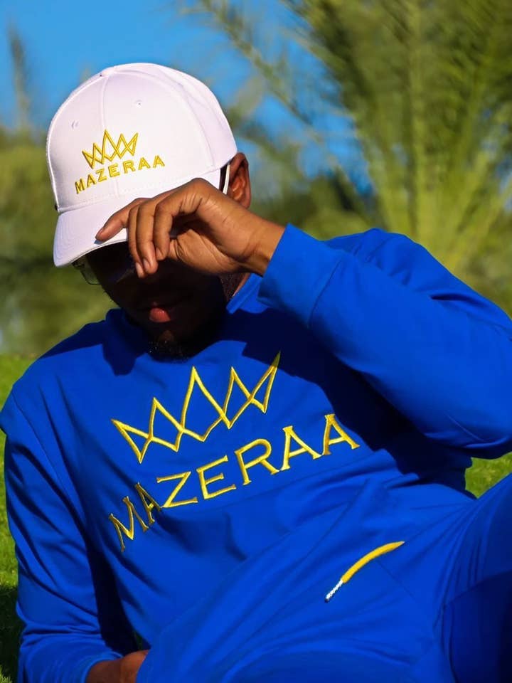 T-shirt à manches longues Signature Noble of Royal Blue pour la vente par MAZERAA