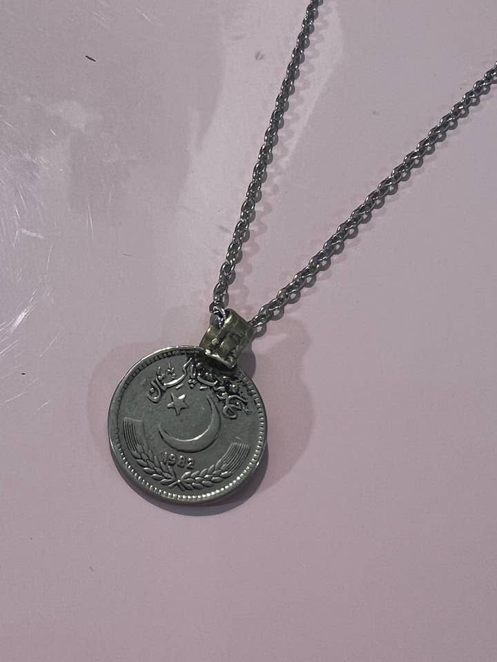 Halskette mit Münzen für den Großhandel von Bare Bones Jewelry London