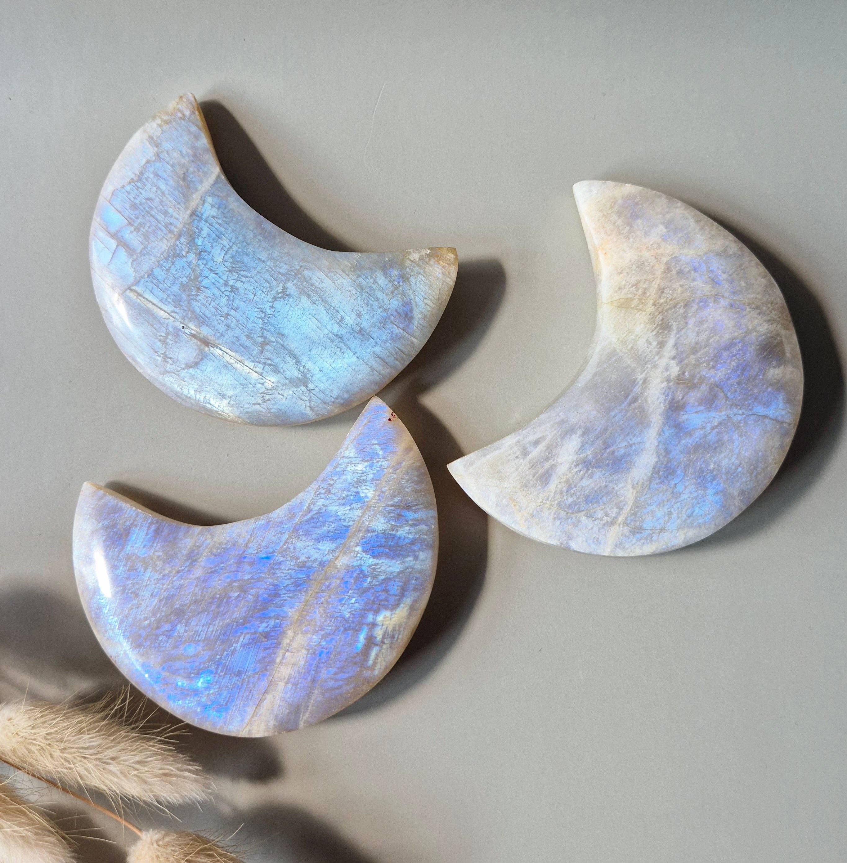 Moonlight Gemstones - Wholesale Spiritual Stone/Crystal - Gemstone Blue Moonstone Moon on Stand 9-11cm With Beautiful Flash1