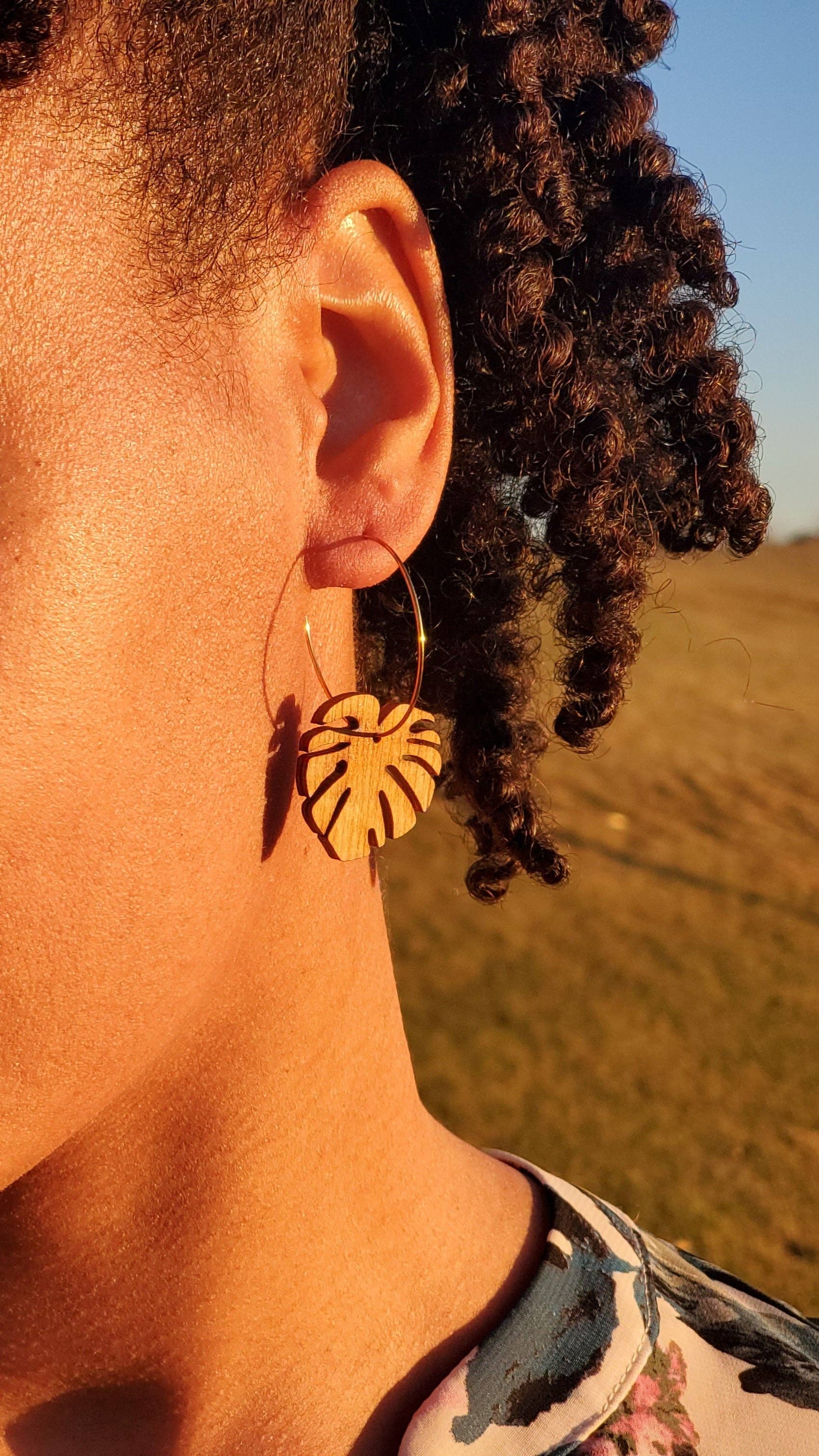 lovelevel – wholesale Dangle earrings – Hawaii Wood Earrings | BABY MONSTERA4