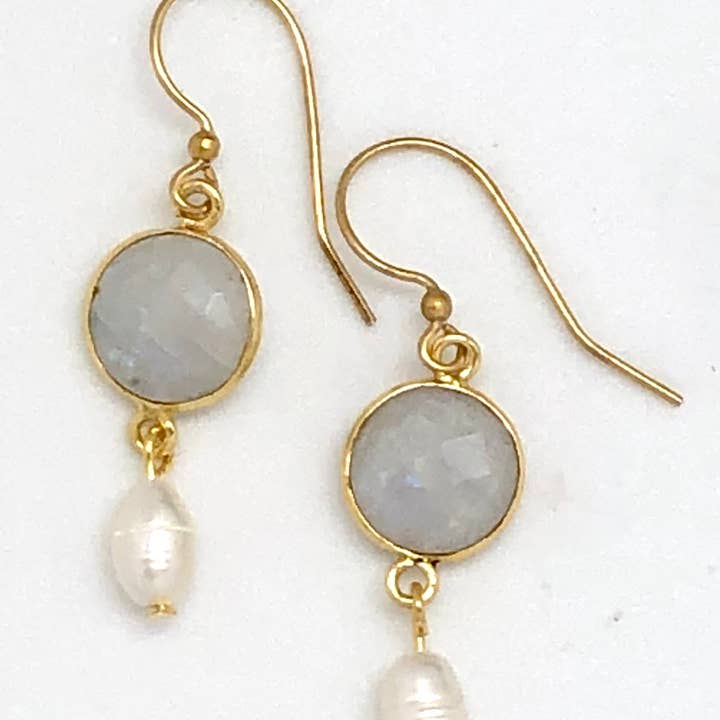 Rant & Rave Classic - Wholesale Dangle Earrings - Earring Moon Stone Disc.w/Freshwater Pearl Drop Gold