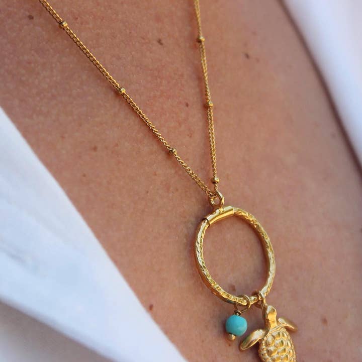 Collier COMPORTA en argent 925 plaqué or 24 carats pour la vente par MIO JEWELS