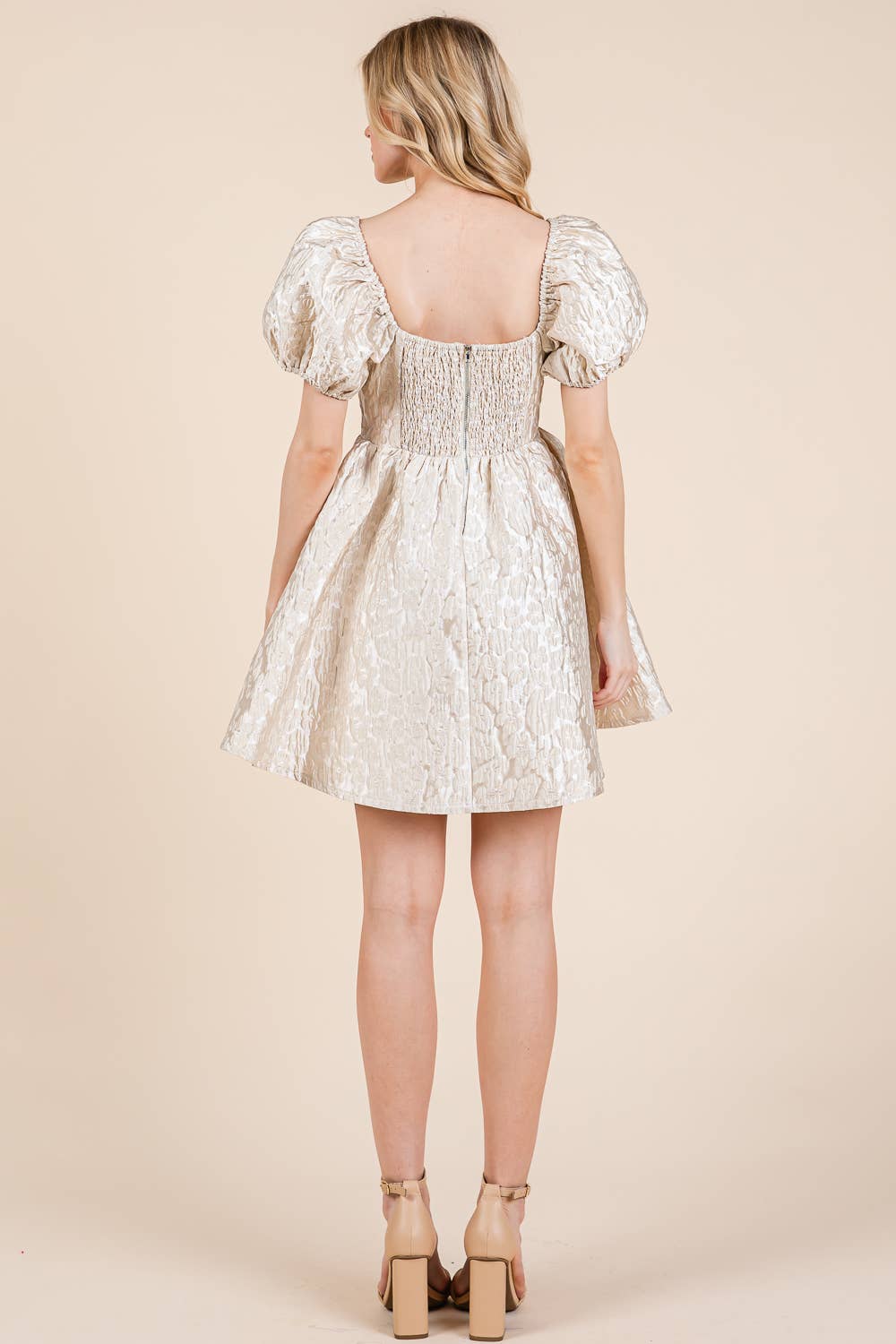 GeeGee x Lovelo – Großhandel Kleid – Damen – Jacquard-Minikleid mit Blumenmuster, MD515035