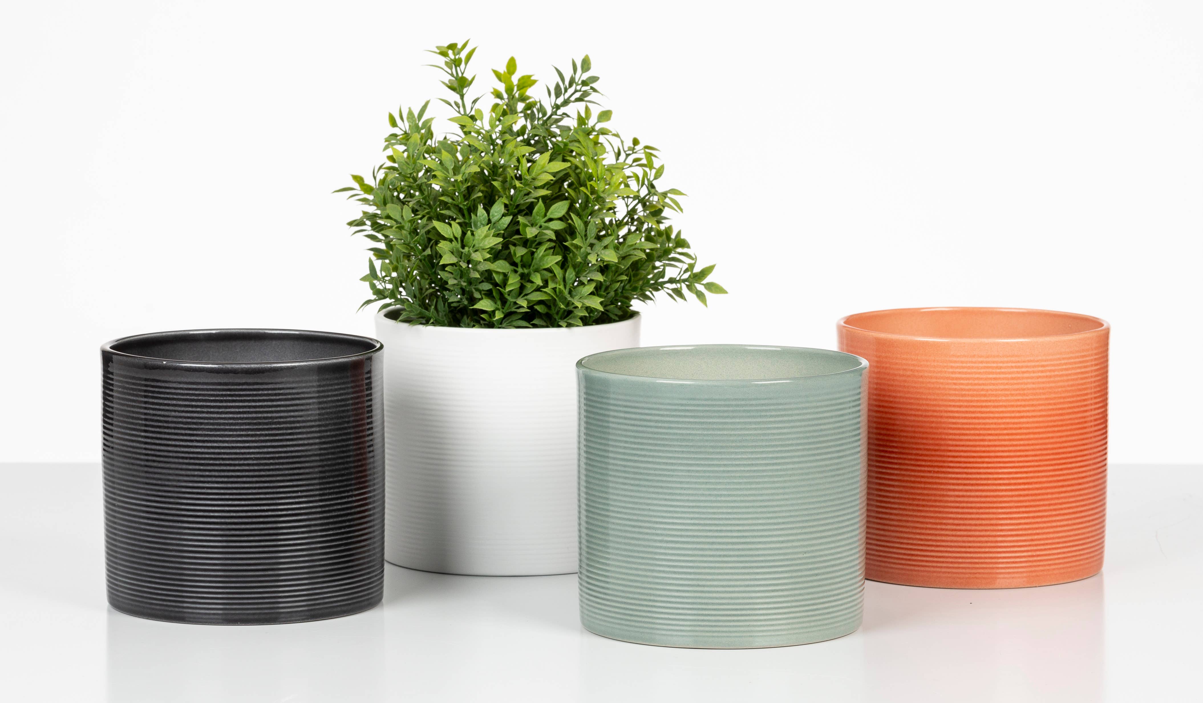 828 Sage Green ceramic flower pot/planter for wholesale on Faire4