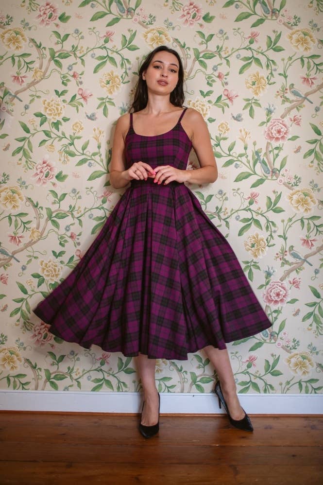 The Pretty Dress Company – wholesale Klänning - Dam – Priscilla Tartan Midiklänning0
