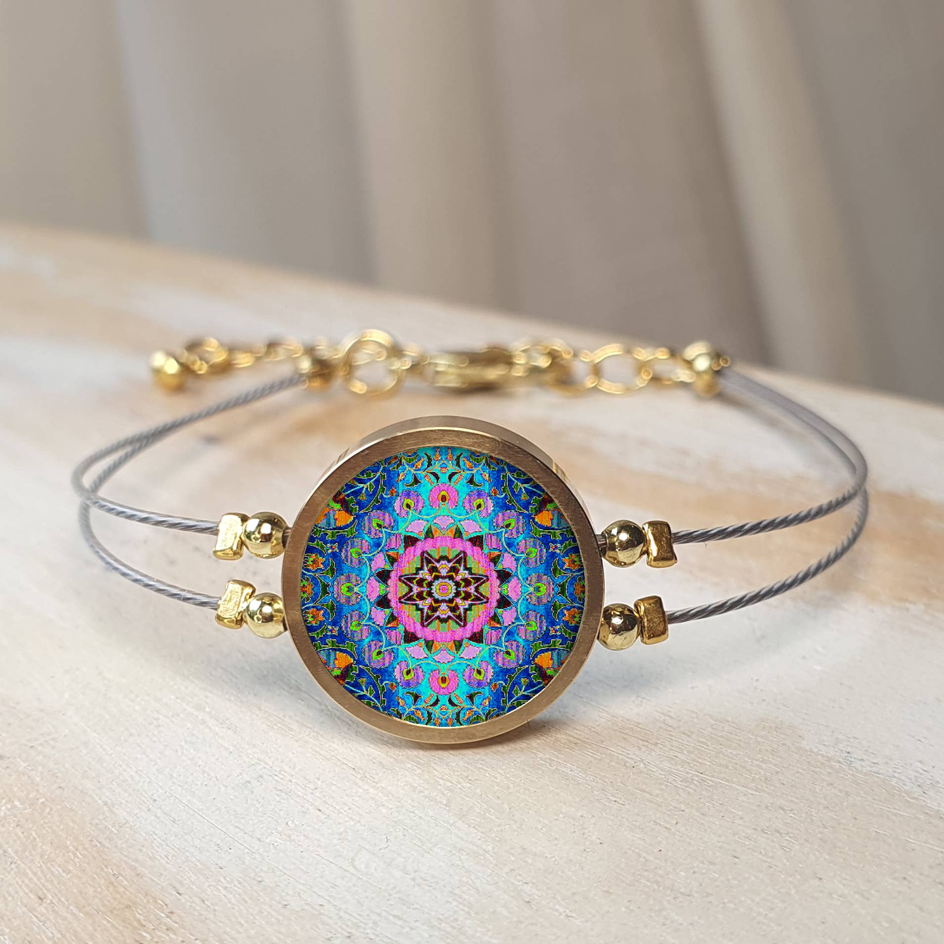 Noa Jewellery – wholesale Charm/dangle bracelet – Round Ceramic Bracelet, Gold Plated Stainless Steel Frame21