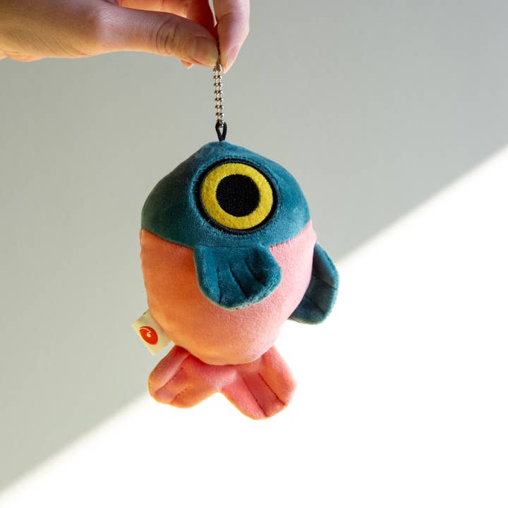 Curlworks – Porta-chaves - Unissexo por atacado – Porta-chaves de Peluche Mochi Fish Fry - Coral e Verde Escuro4