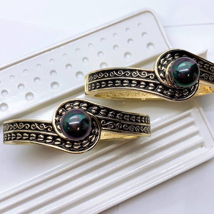 Anela's Jewelry - Vendita all'ingrosso Bracciale a polsino - Bracciale in oro Hamilton Swirling tribale polinesiano con perla conchiglia pavone
