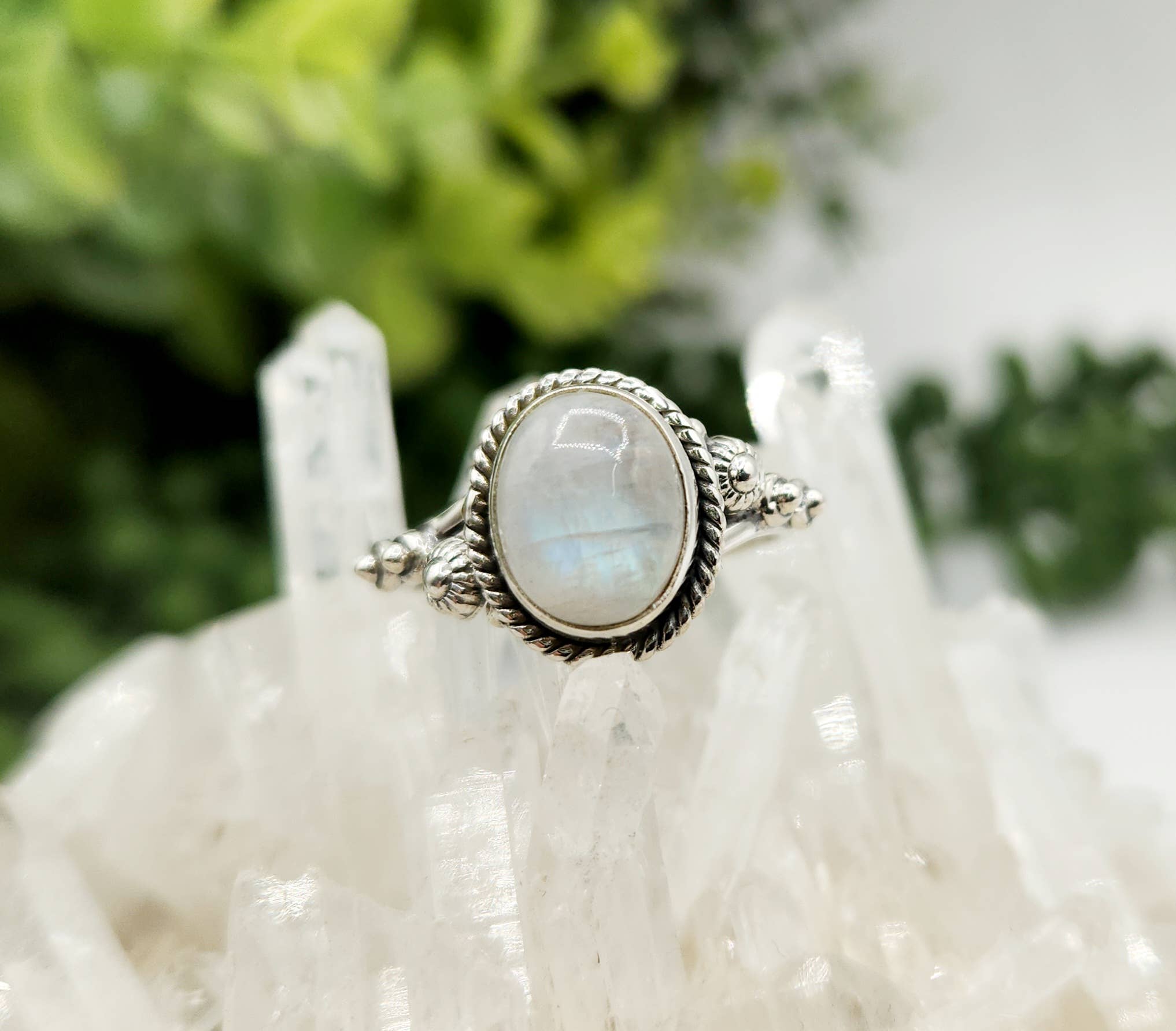 Meraki Gemstones - Venta al por mayor Anillos grandes/de cóctel - Anillo de plata de ley (925) con piedra preciosa de piedra lunar arcoíris3