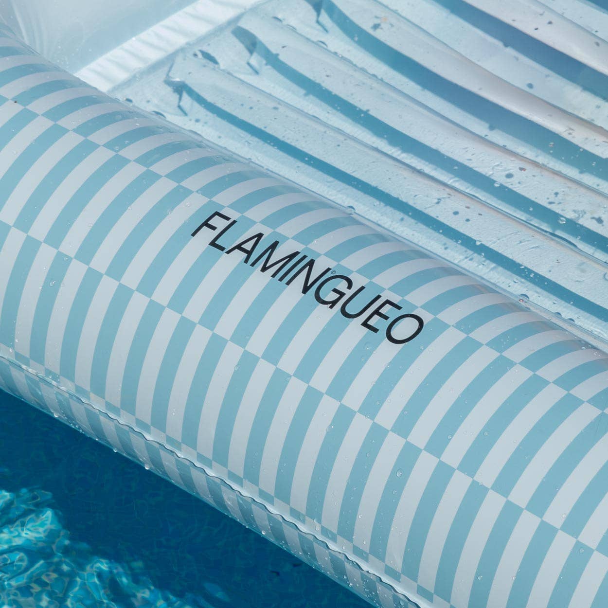 Flamingueo - Wholesale Beach Accessories - Tanning pool with blue cup holder11