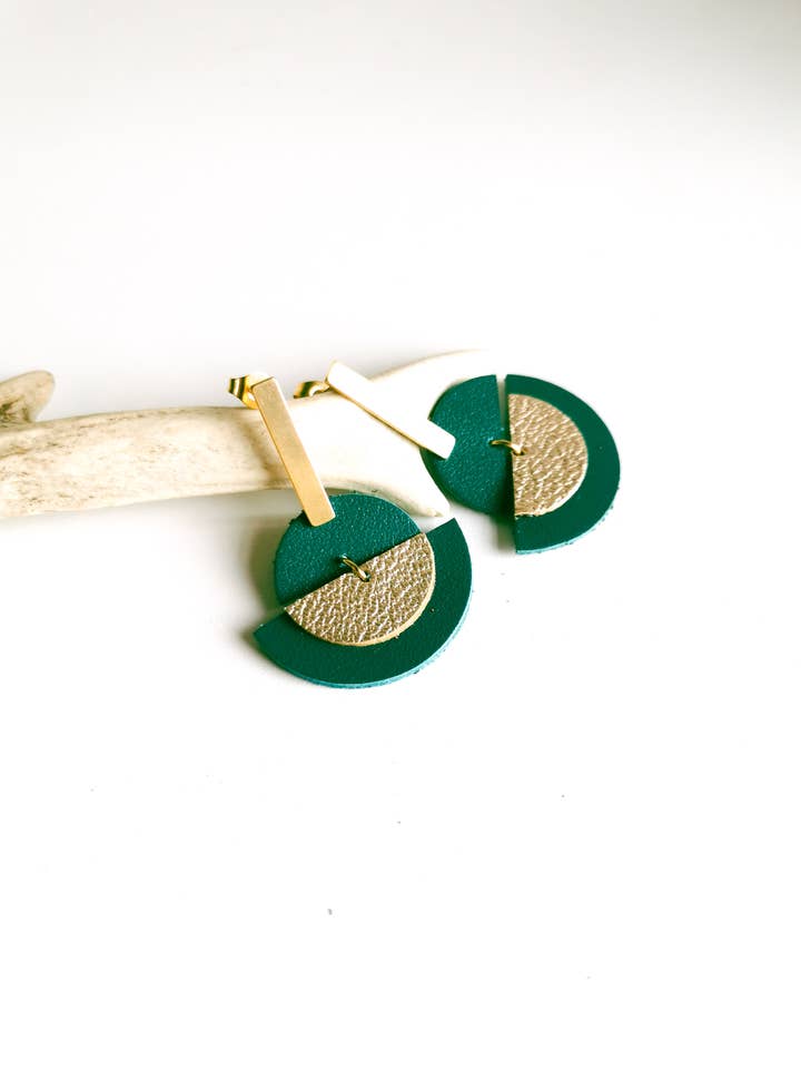 Earrings - LUNA - Leather and Gold Steel - EMERAU GREEN for wholesale by De fil en vadrouille