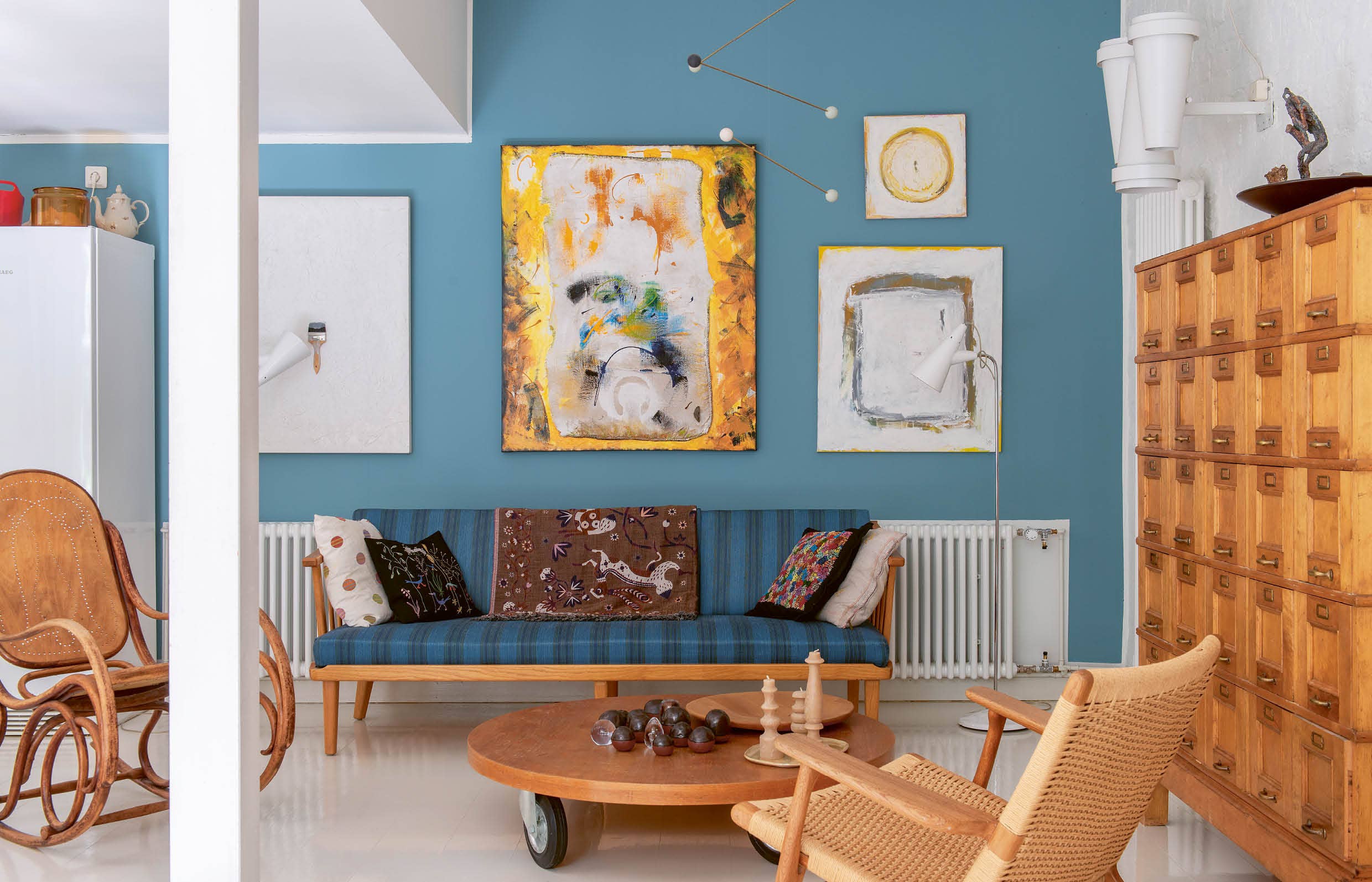 Cozy Publishing - Wholesale Home & Garden Book - Shifting Spaces4