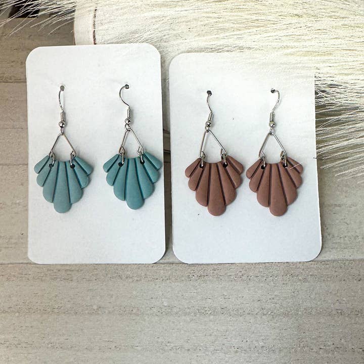 KIMCo. - Vendita all'ingrosso Orecchini pendenti - Eleganti orecchini a balze in argilla polimerica