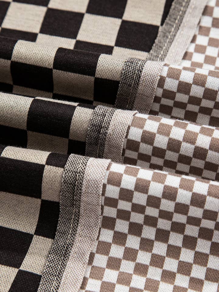 Kaki Haut décontracté à motif patchwork à carreaux mixtes, asymétrique. en vente sur Faire7