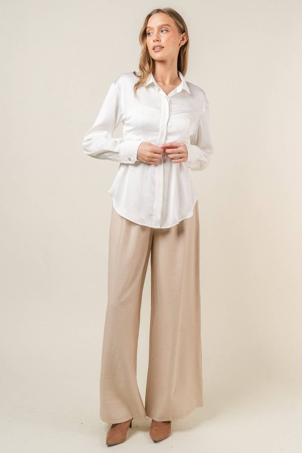 Gebroken wit SHIRT MET BEDEKTE KRAAG MET BUSTE TI5378FO voor groothandel op Faire4