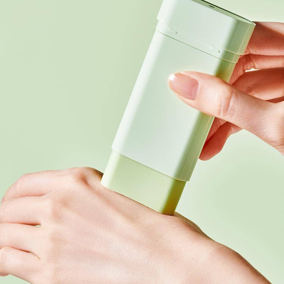 SKEEN – Engroshandel Solcreme – TOCOBO Cica Kølende Solstift SPF50+ PA++++ 18g6