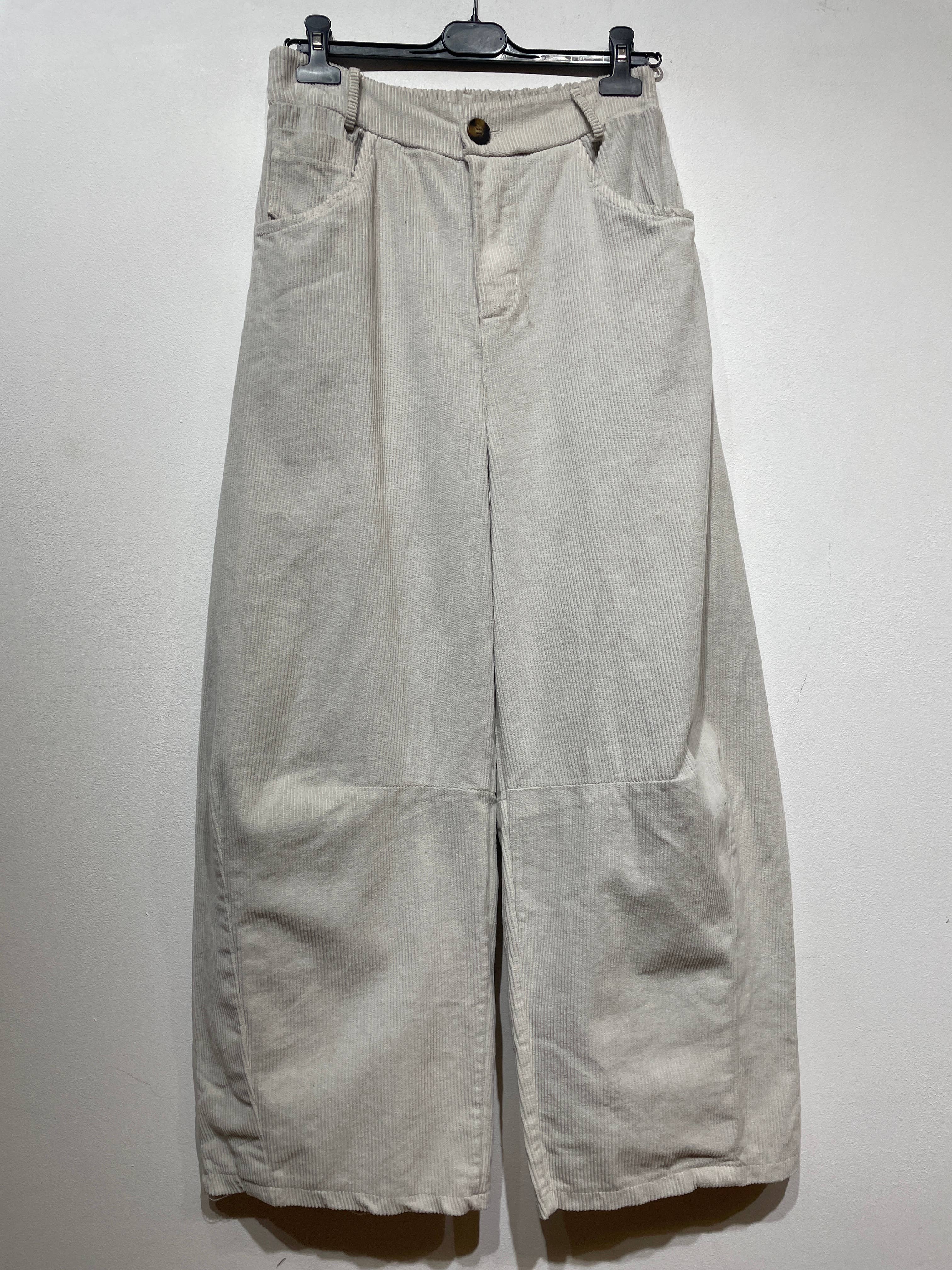 LINEN & COTTON HOUSE - Wholesale Pants - Women's - 77503 VELVET TROUSERS WITH POCKETS, IN COTTON0