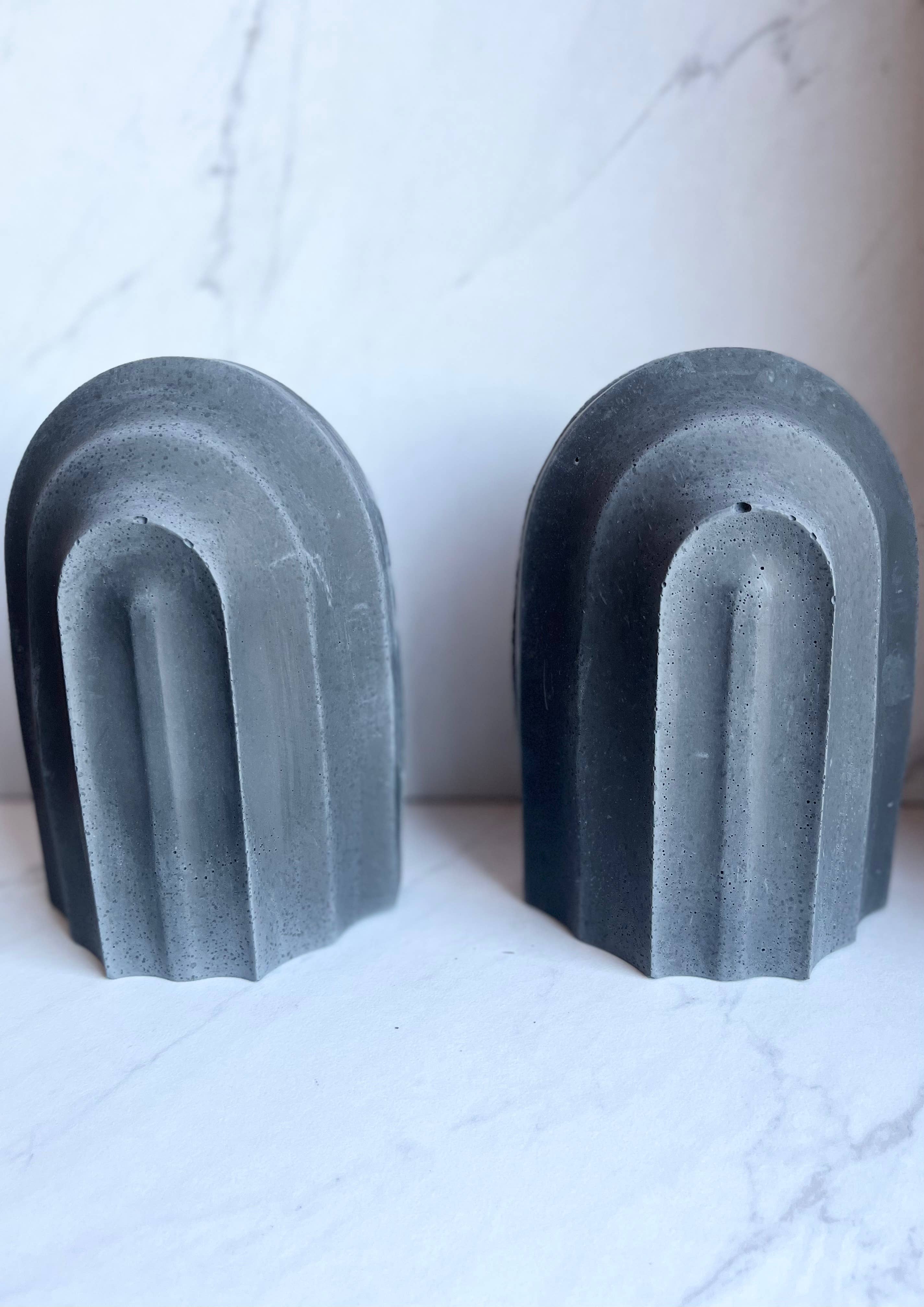 Nora - Vente Serre-livres - Serre-livres en béton arc-en-ciel5