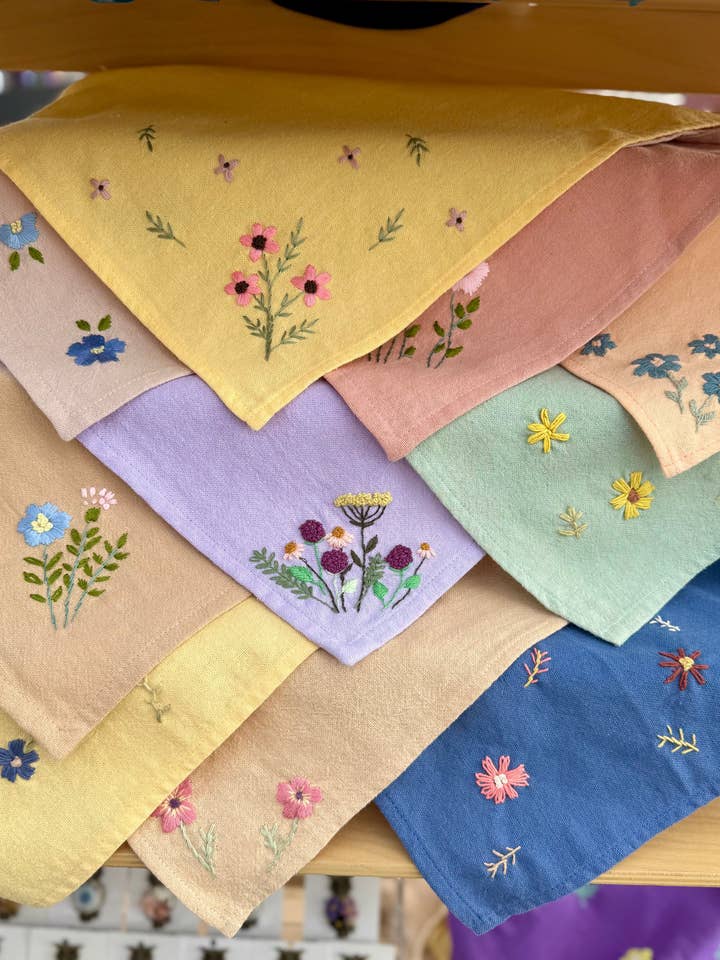 Mystisk broderet hårbandana for engroshandel hos Ninu Handmade