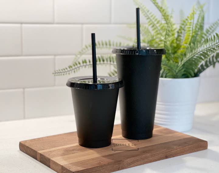 Sayers & Co. - Vente Verre/tasse - Gobelets froids mats noirs vierges avec paille et couvercle, autocollants pailletés en vinyle époxy, vente en gros0