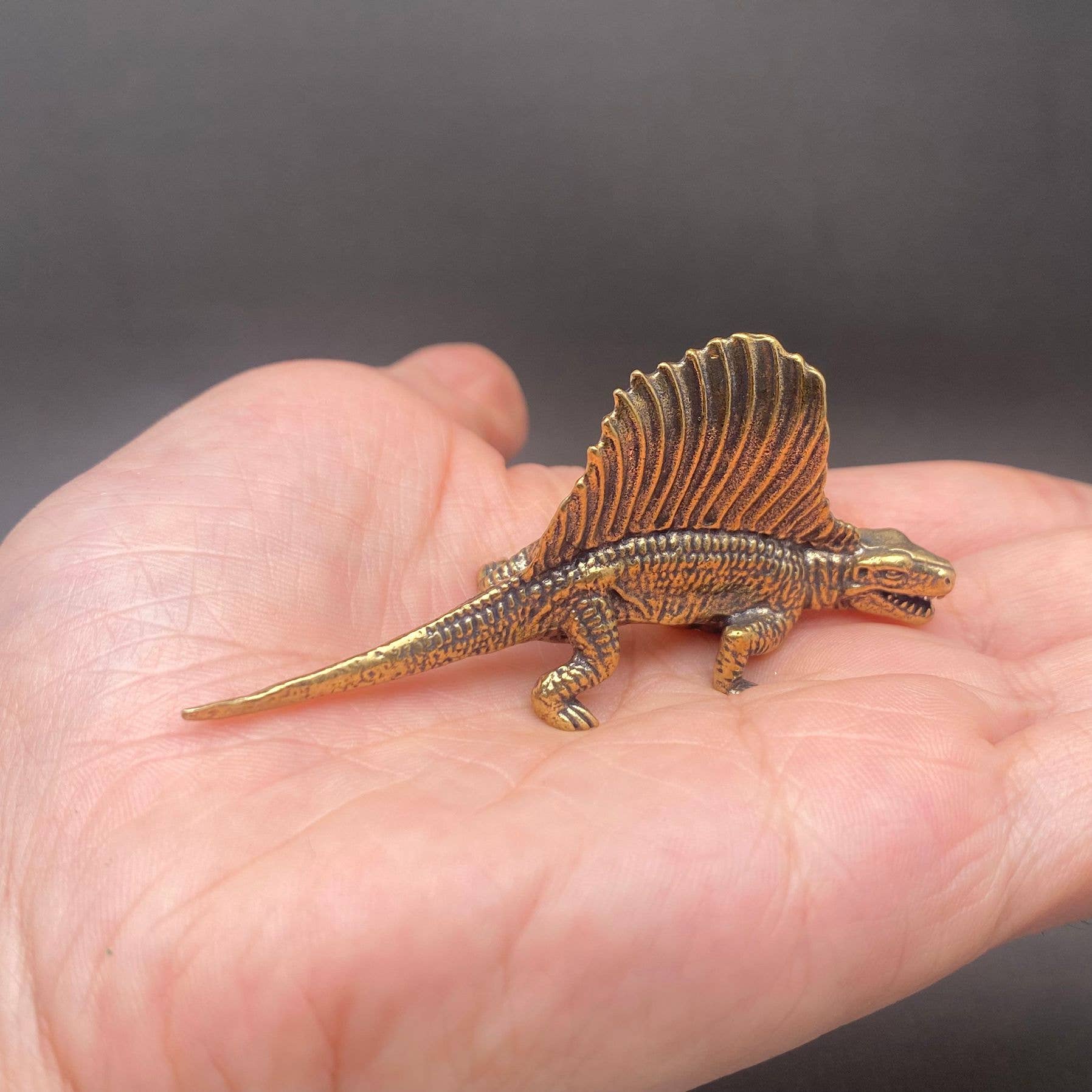 Mio Queena - Wholesale Decorative Figurine - Brass Spinosaurus Crafts Desktop Ornaments Decoration4