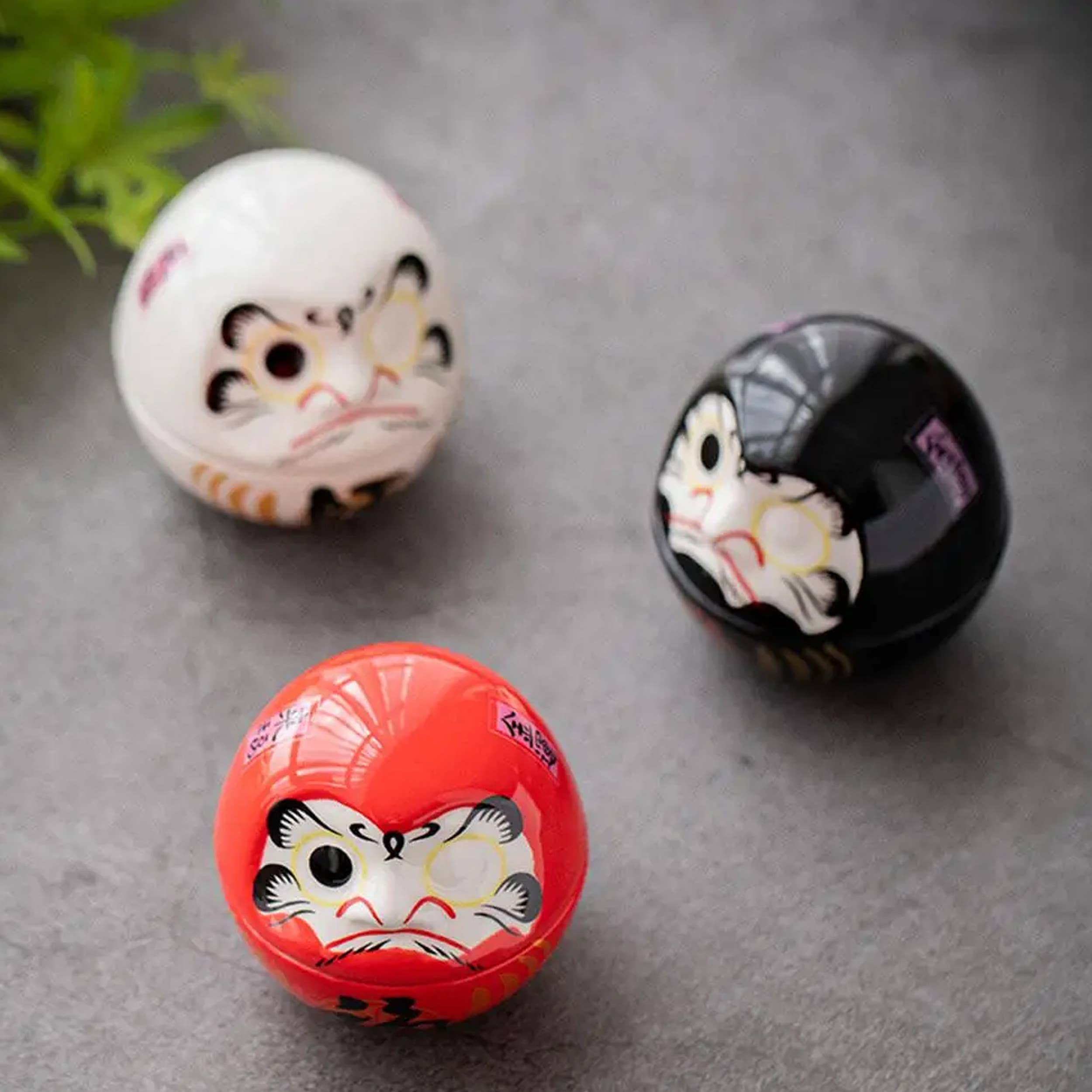 Buddha Ayurveda – wholesale Decorative tabletop object – Japanese Ceramic Daruma Doll For Home Decor 2