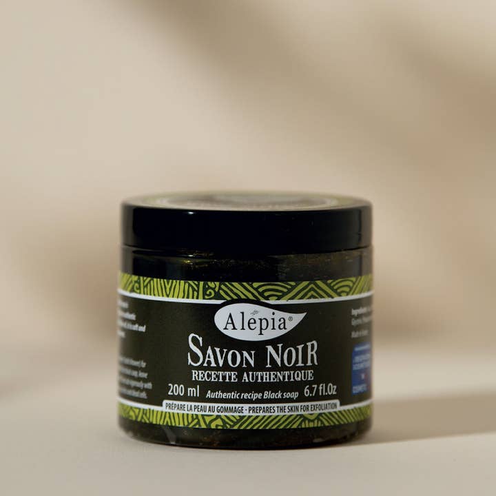 Savon noir authentique pour exfoliation pour la vente par Au Savon de Marseille