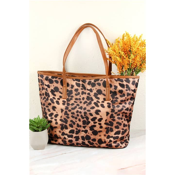 MYS Wholesale Inc - Wholesale Tote Bag - Women's - Spacious and Stylish Leopard Tote Bag3
